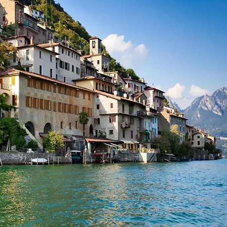 Majestic Lake View *